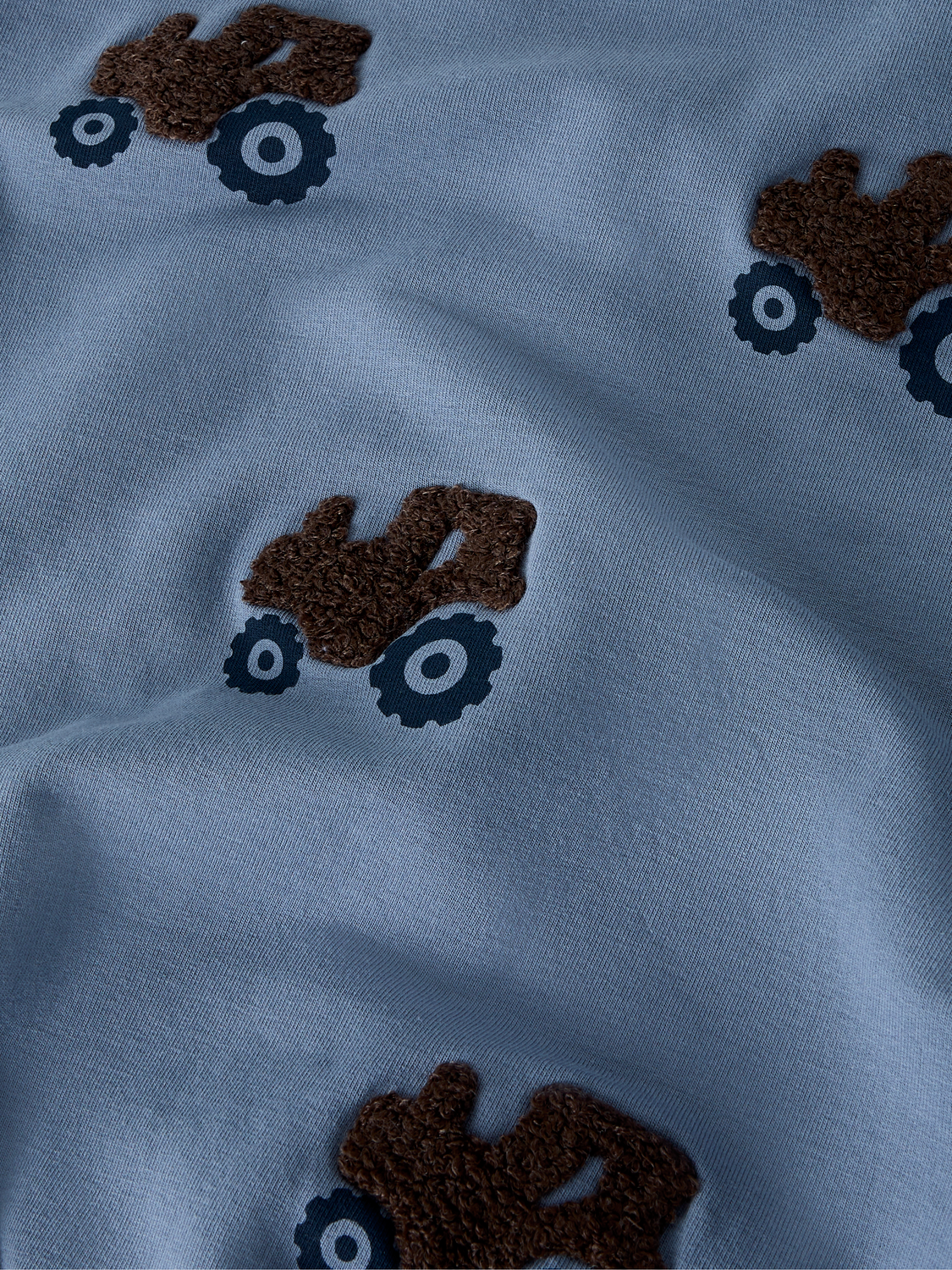 model_shot-front_full